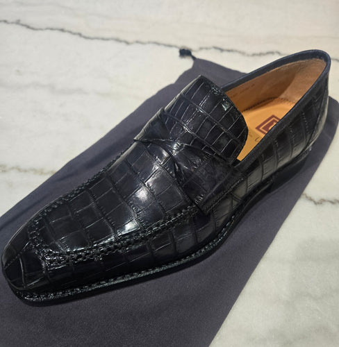Gray Alligators with Bow Detail